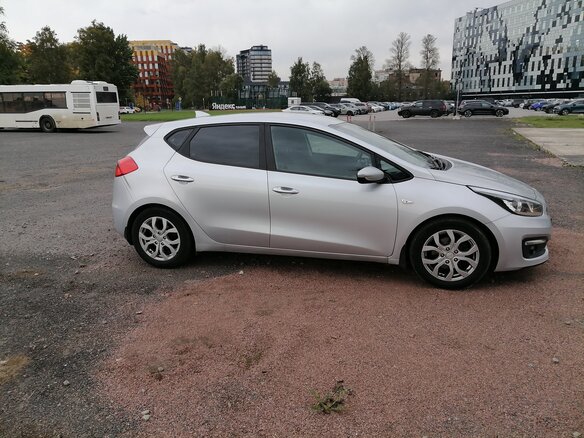 2017 Kia Ceed II Рестайлинг, серебристый, 990000 рублей - вид 3