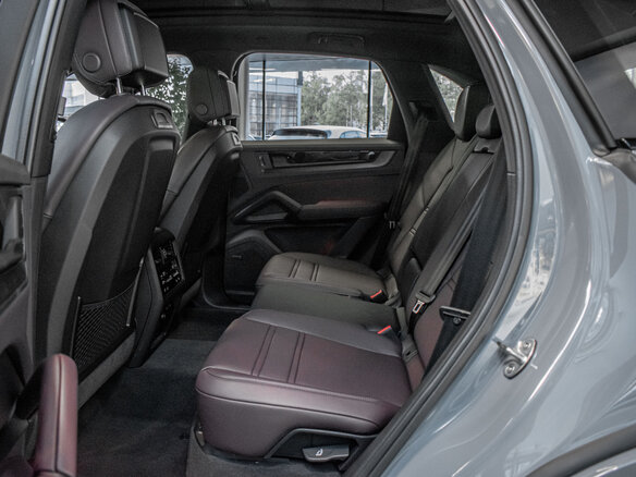 2026 Porsche Cayenne III Рестайлинг, серый, 20250000 рублей - вид 16