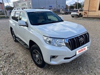 2021 Toyota Land Cruiser Prado 150 Series Рестайлинг 2, белый, 4780000 рублей, вид 1