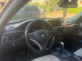 2012 BMW 3 серии 320i V (E90/E91/E92/E93) Рестайлинг, белый, 1000000 рублей, вид 4