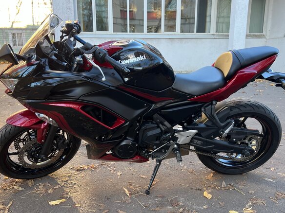 2021 Kawasaki ER-6F (Ninja 650R), красный, 825000 рублей - вид 1