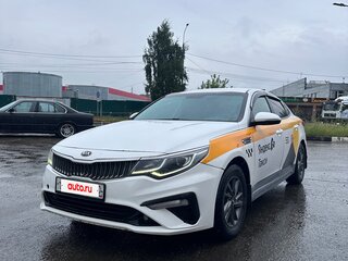 2019 Kia Optima IV Рестайлинг, белый, 850000 рублей, вид 1