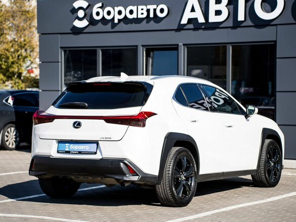 2020 Lexus UX 200 I, белый, 2700000 рублей - вид 3