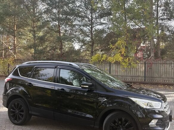 2017 Ford Kuga II Рестайлинг, чёрный, 1900000 рублей - вид 5