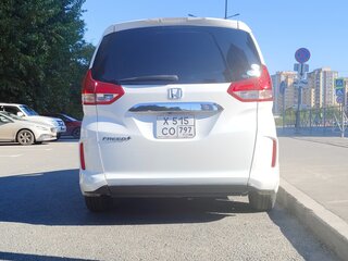 2019 Honda Freed+ II, белый, 1750000 рублей, вид 4