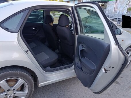 2012 Volkswagen Polo V, серый, 377000 рублей, вид 4