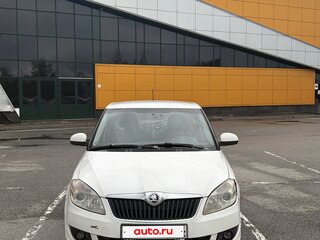 2013 Skoda Fabia II Рестайлинг, белый, 550000 рублей, вид 2