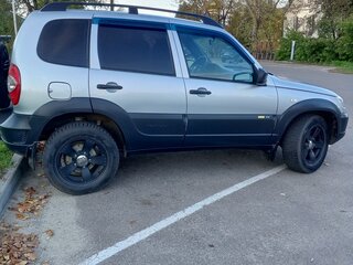 2018 Chevrolet Niva I Рестайлинг, серебристый, 850000 рублей, вид 5