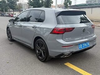 2023 Volkswagen Golf VIII, серый, 2176055 рублей, вид 3