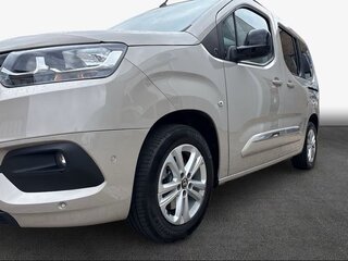 2023 Toyota ProAce City I, бежевый, 2790000 рублей, вид 2