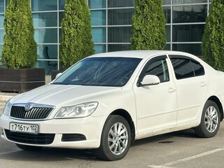 2011 Skoda Octavia II (A5) Рестайлинг, белый, 679000 рублей, вид 3