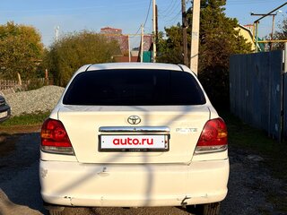 2003 Toyota Platz, белый, 630000 рублей, вид 4