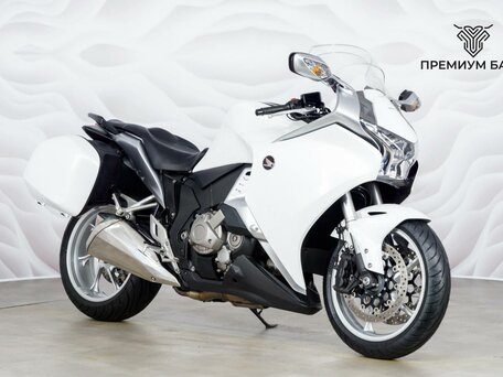 2010 Honda VFR 1200, белый, 810000 рублей, вид 5