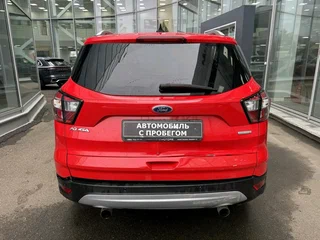 2017 Ford Kuga II Рестайлинг, красный, 1350000 рублей, вид 4