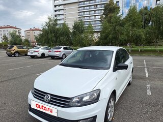 2018 Volkswagen Polo V Рестайлинг, белый, 1500000 рублей, вид 1