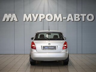 2012 Skoda Fabia II Рестайлинг, серебристый, 590000 рублей, вид 4