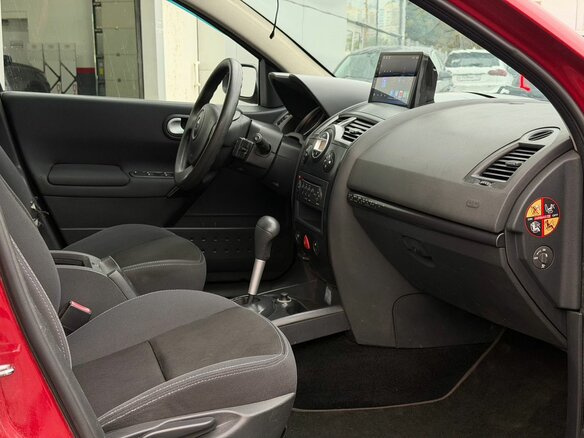 2008 Renault Megane II Рестайлинг, красный - вид 8