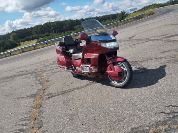 1990 Honda GL 1500 Gold Wing, красный, 550000 рублей