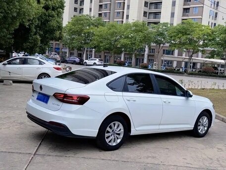 2023 Volkswagen Lavida III Рестайлинг, белый, 1337007 рублей, вид 4