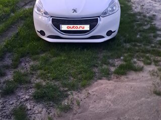 2013 Peugeot 208 I, белый, 570000 рублей, вид 1