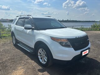 2014 Ford Explorer V, белый, 2100000 рублей, вид 2