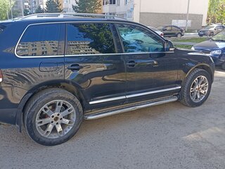 2007 Volkswagen Touareg I Рестайлинг, чёрный, 1150000 рублей, вид 3