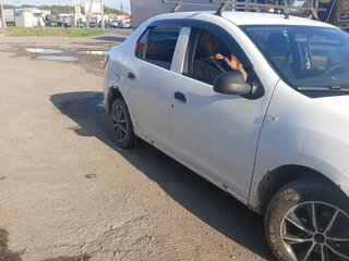 2017 Renault Logan II, белый, 600000 рублей, вид 2