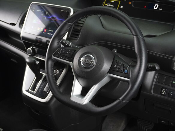 2018 Nissan Serena S-Hybrid V (C27), белый - вид 11