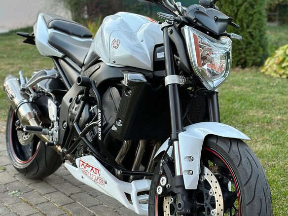2008 Yamaha FZ1, белый, 650000 рублей