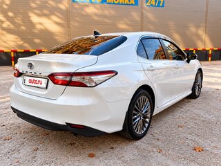 2019 Toyota Camry VIII (XV70), белый, 1850000 рублей, вид 5