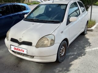 2000 Toyota Vitz I (P10), белый, 149999 рублей, вид 3