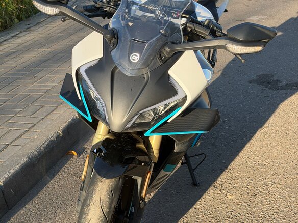 2024 CFMoto 450SR, белый, 570000 рублей