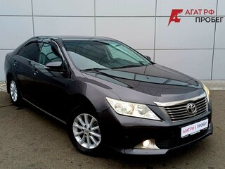 2013 Toyota Camry VII (XV50), серый, 1750000 рублей, вид 3