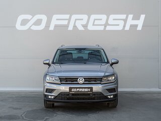 2017 Volkswagen Tiguan II, серебристый, 2000000 рублей, вид 3