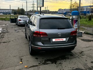 2014 Volkswagen Touareg II Рестайлинг, серый, 2150000 рублей, вид 4