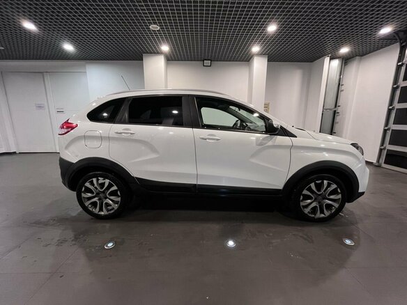 2019 Lada (ВАЗ) XRAY Cross I, белый, 1025000 рублей - вид 1