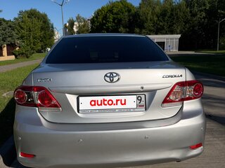 2010 Toyota Corolla X (E140, E150) Рестайлинг, серебристый, 900000 рублей, вид 3