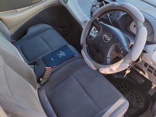 1999 Nissan Tino, серебристый, 320000 рублей, вид 3