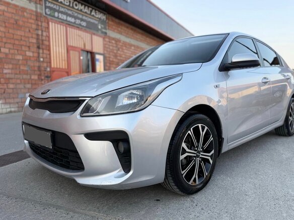 2017 Kia Rio IV, серебристый, 1150000 рублей