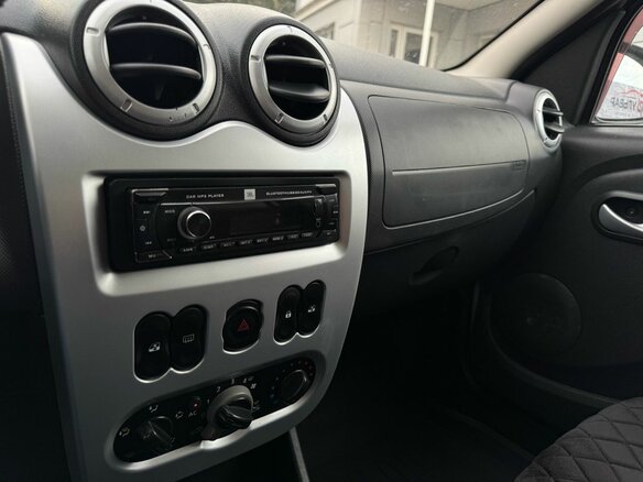 2011 Renault Logan I Рестайлинг, бежевый, 525000 рублей - вид 18