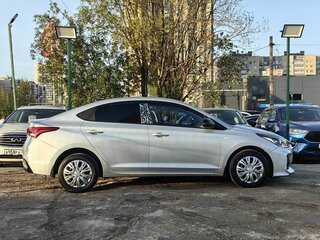2017 Hyundai Solaris II, серебристый, 989000 рублей, вид 4