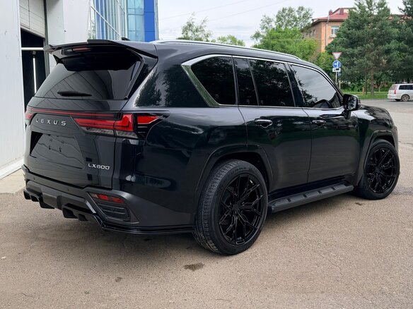 2023 Lexus LX 600 IV, чёрный, 14400000 рублей - вид 10