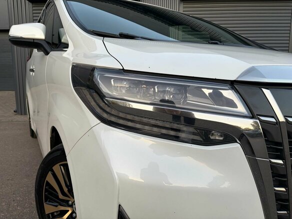 2021 Toyota Alphard III Рестайлинг, белый - вид 3