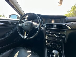 2017 Infiniti QX30, красный, 1650000 рублей, вид 4