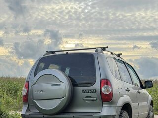 2017 Chevrolet Niva I Рестайлинг, серый, 700000 рублей, вид 2