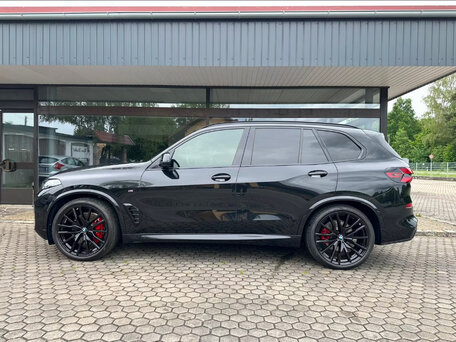 2025 BMW X5 40d IV (G05/G18) Рестайлинг, чёрный, 12850000 рублей, вид 3