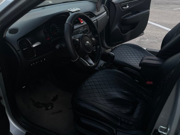 2017 Kia Rio IV, серебристый, 1100000 рублей - вид 8