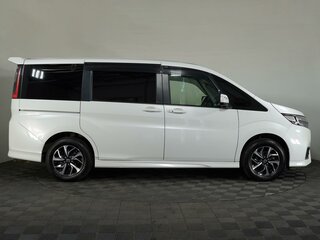2018 Honda Stepwgn Spada V Рестайлинг, белый, 2250000 рублей, вид 5