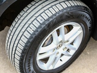 2008 Volkswagen Touareg I Рестайлинг, чёрный, 700000 рублей, вид 3