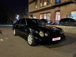 1998 Mercedes-Benz E-Класс 240 II (W210, S210), чёрный, 199000 рублей, вид 1